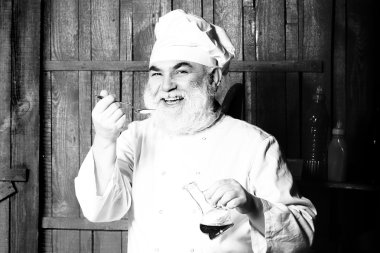 Şişe soslu yemek