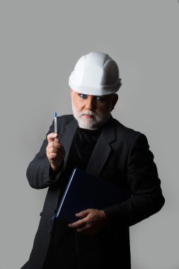 Baret Not Defteri ile adam