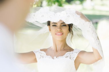 güzel gelin peçe altında