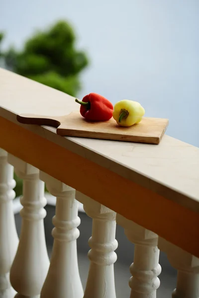 Sweet red and yellow peppers — Stock Photo, Image