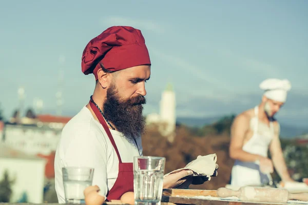 Homem barbudo cozinheiro chef — Fotografia de Stock