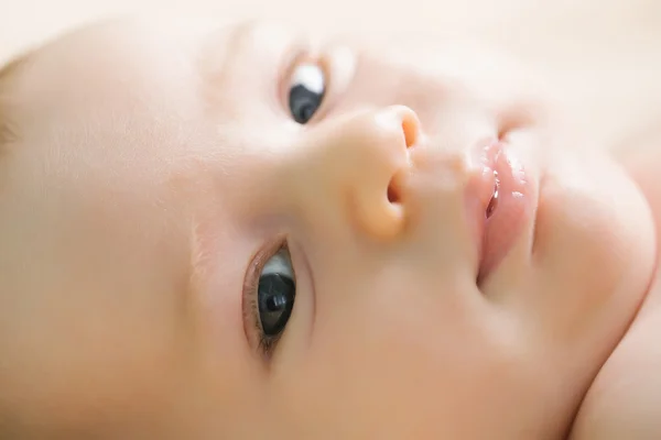 Retrato de bebé niño — Foto de Stock