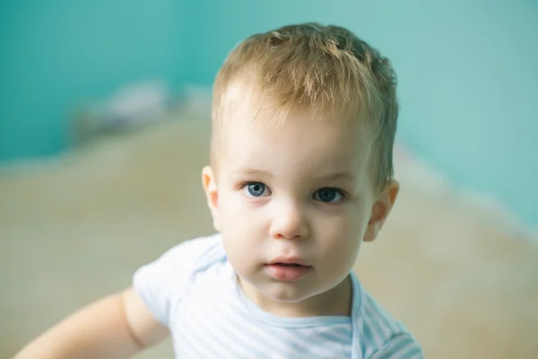 蓝眼睛的小男孩 — Φωτογραφία Αρχείου