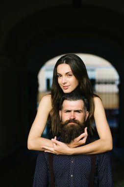 Genç şık bir çift.