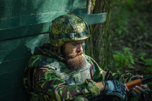 Soldier has a rest — Stock Photo, Image