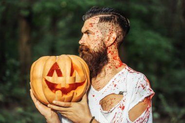 Cadılar Bayramı Balkabağı ve kan adamla