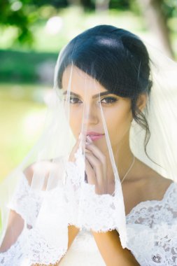 güzel gelin peçe altında