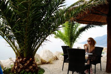 Beach Cafe güzel kız