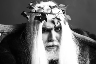 Zeus Tanrı boynuzları ile