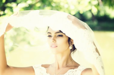 güzel gelin peçe altında