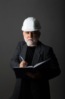 Baret Not Defteri ile adam