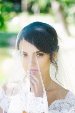 güzel gelin peçe altında