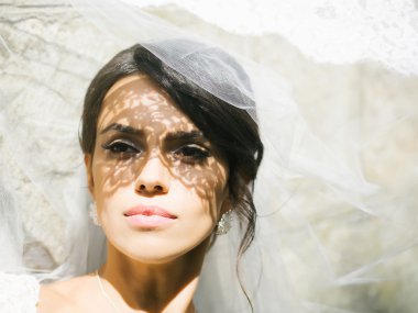 güzel gelin peçe altında