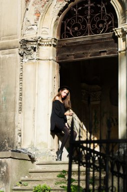 eski Binası yakınındaki moda kadın