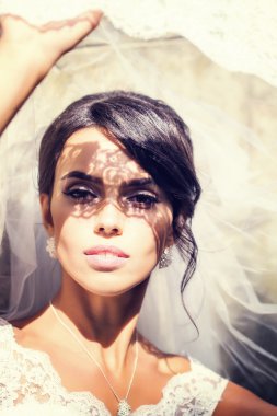 güzel gelin peçe altında