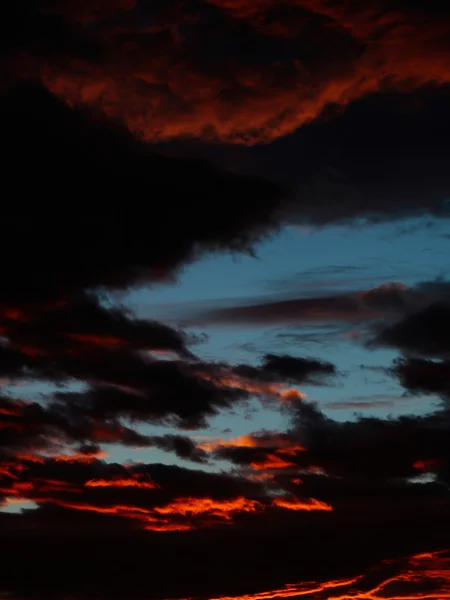 Dunkler Abendhimmel — Stockfoto