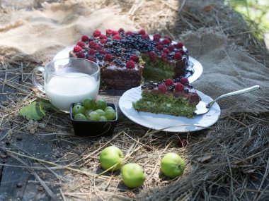 Taze dutlu çikolatalı pasta.