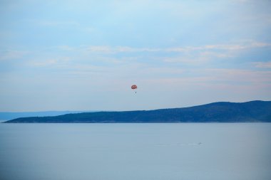 paraşüt ile deniz manzarası