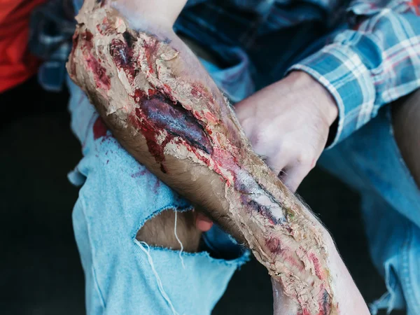 Blutige Zombie-Hand — Stockfoto