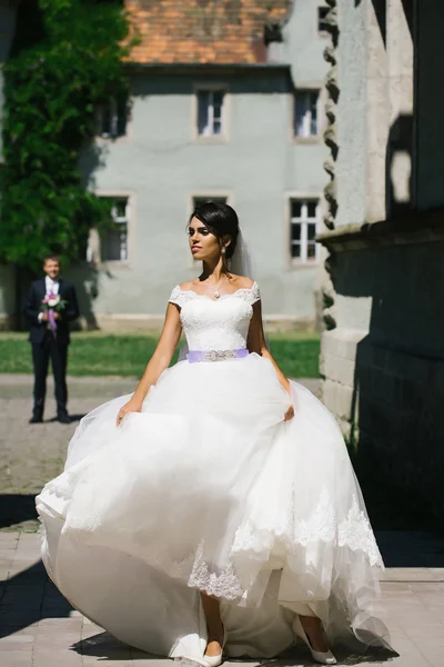 Genç seksi kadın gelin