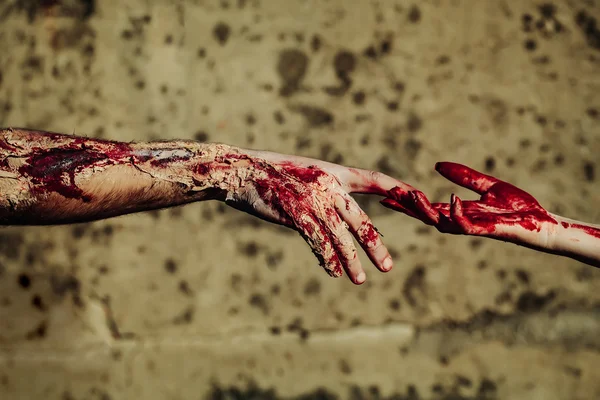 Två zombie händer — Stockfoto