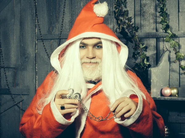 Santa man met klok medaillon — Stockfoto