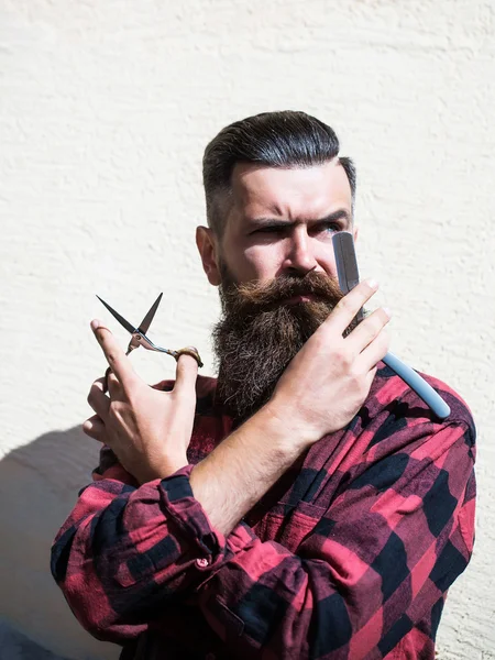 Joven hombre hipster peluquero —  Fotos de Stock
