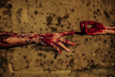 İki zombi eller