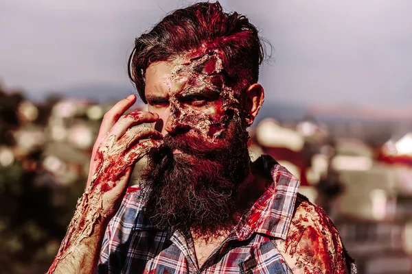 Γενειοφόρος άνδρας αιματηρό zombie — Φωτογραφία Αρχείου