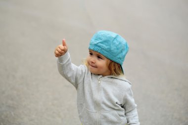 Sevimli erkek çocuk.