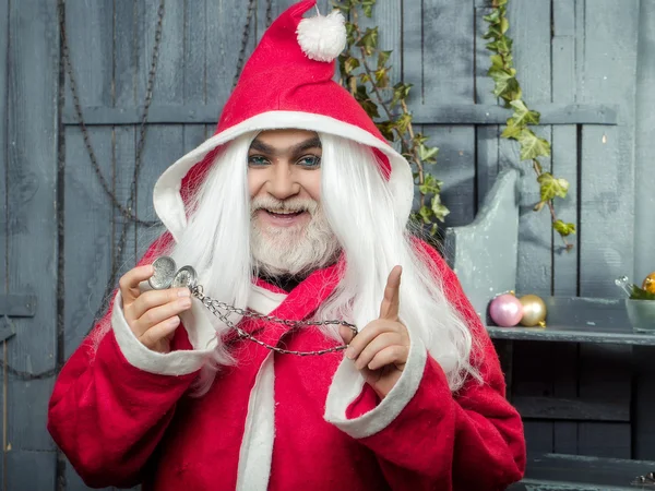 Santa man met klok medaillon — Stockfoto