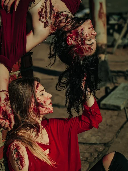 Две зомби-девочки — стоковое фото