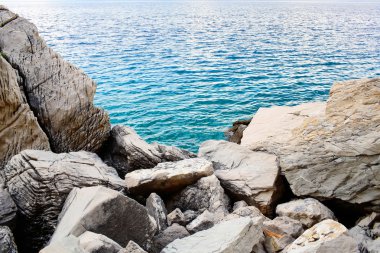 Mavi deniz ya da okyanus sahil