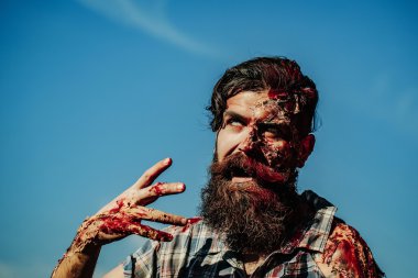 Kanlı zombi adam sakallı