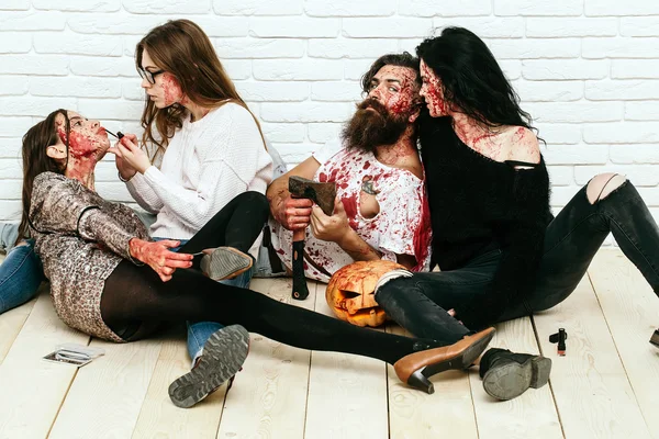 Zombie lidé připraveni na halloween — Stock fotografie