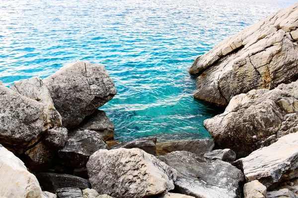 Mavi deniz ya da okyanus sahil