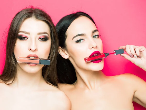 Sexiga kvinnor med läppstift — Stockfoto