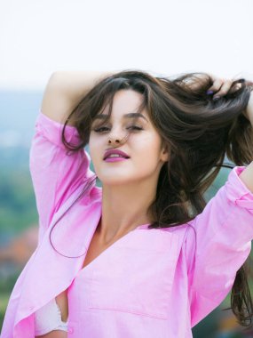 Genç güzel seksi kız açık