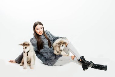 husky köpek ile çok seksi kız