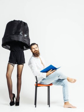 Beyaz stüdyo arka plan üzerinde çift