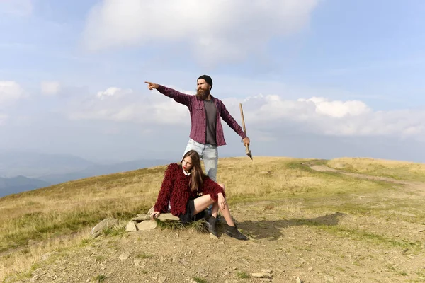 Couple on mountain top — Stock Photo, Image