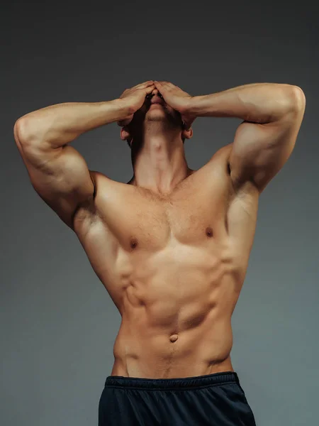 Σέξι μυώδης άνδρας αθλητής — Φωτογραφία Αρχείου