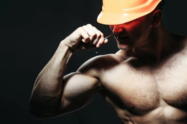 Sexy musclé homme constructeur — Photo