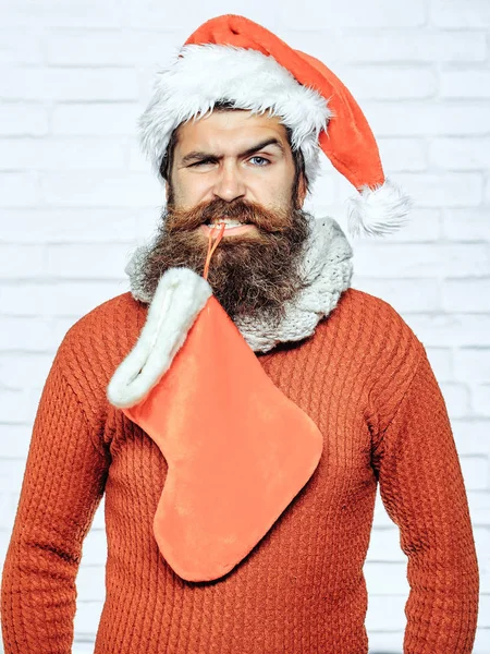 Рождественский человек с декоративным чулком — стоковое фото