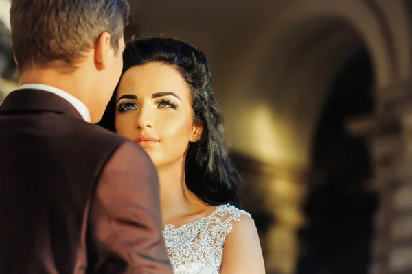 Young bride woman brunette — Stock Photo, Image