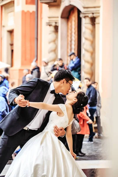 Chinese groom and bride dance