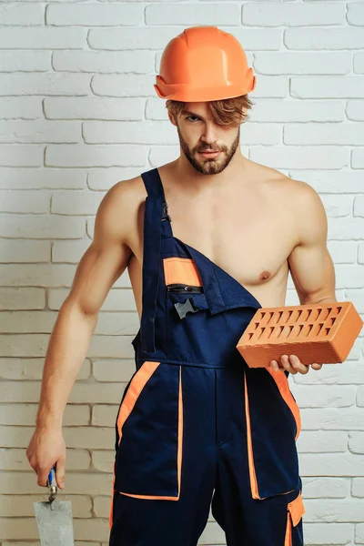 Sexy construtor homem muscular — Fotografia de Stock