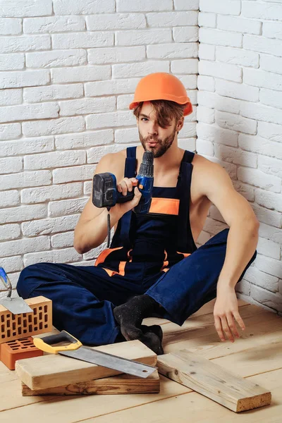 Sexy musculoso hombre constructor —  Fotos de Stock