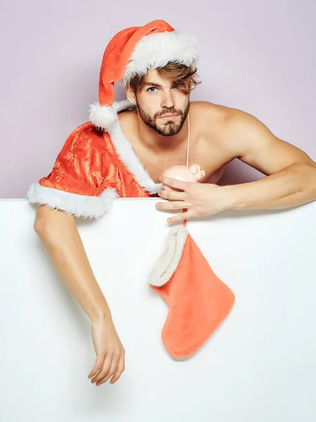 Σέξι μυϊκή Σάντα άνθρωπος Χριστούγεννα — Φωτογραφία Αρχείου