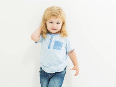 Şirin bebek çocuk beyaz